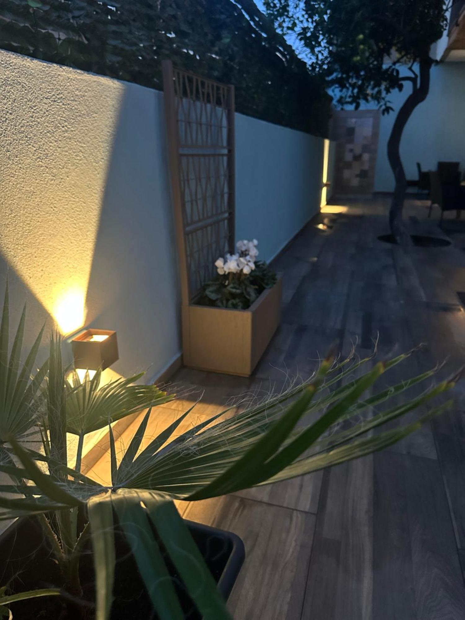 Nathouse Appartement Villafranca Tirrena Buitenkant foto